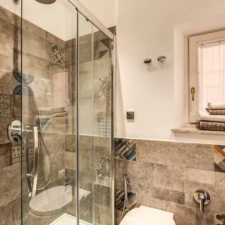 Apartment Dimension Trevi Rom
