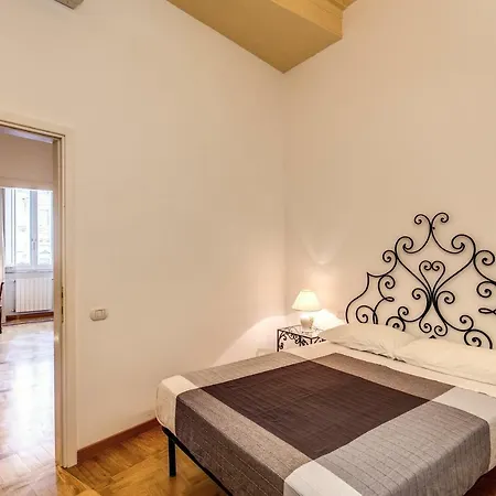 Dimension Trevi Apartment Rom